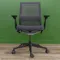 Fauteuil de bureau reconditionné Steelcase Think V2 Poivre 4D